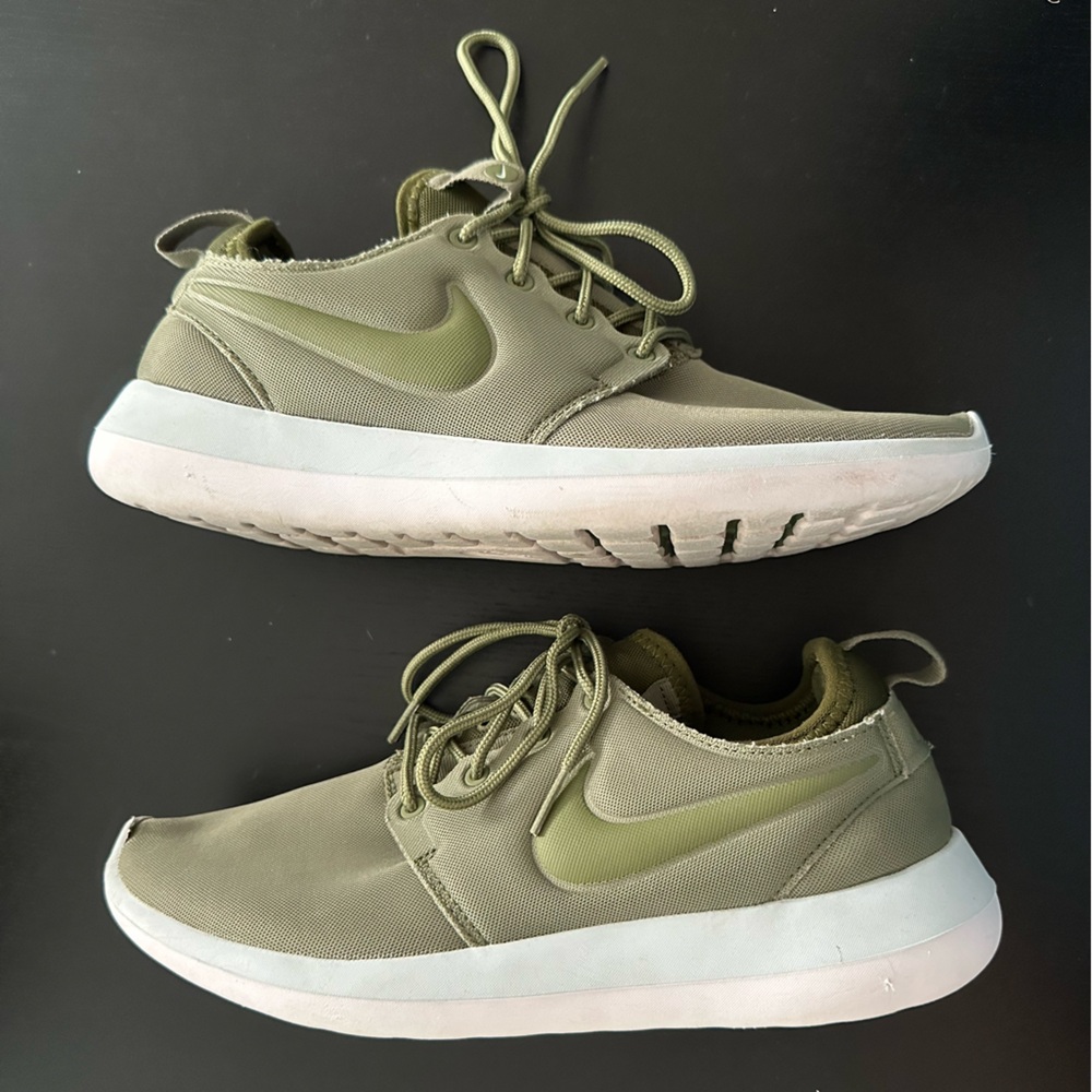 NIKE Women’s Tennis Shoes